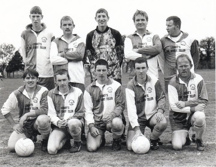 Old Crettyard United team photo in Looney's sponsored kit